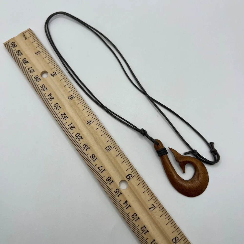 Hawaiian Makau Fish Hook Wood Pendant Necklace Hand Carved Adjustable Cord